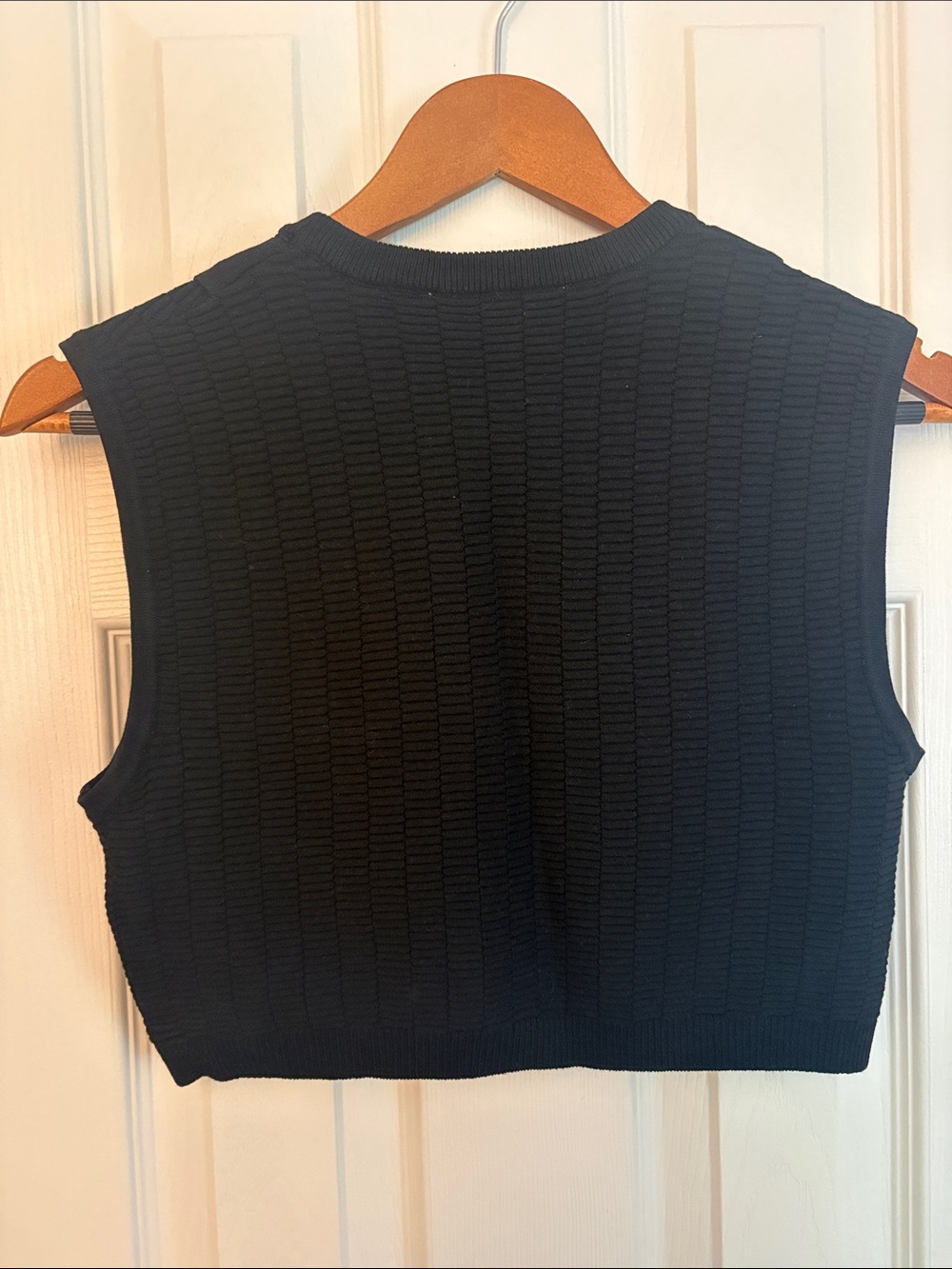 Zara Black Ribbed Sleeveless Crop Top with Gold Buttons - Picture 3 of 5